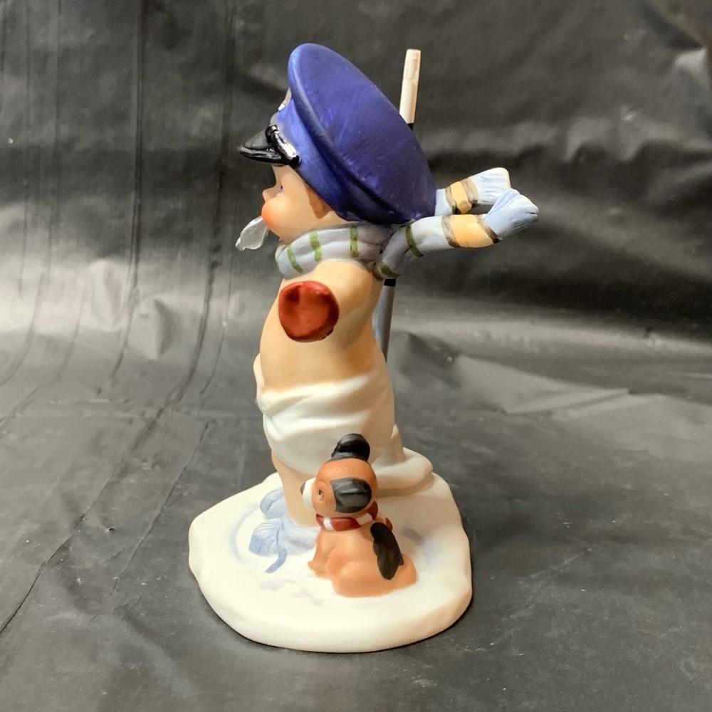 The Heirloom Tradition Winter Guidance Figurine Vintage 1986 Pup Porcelain - Picture 2 of 6